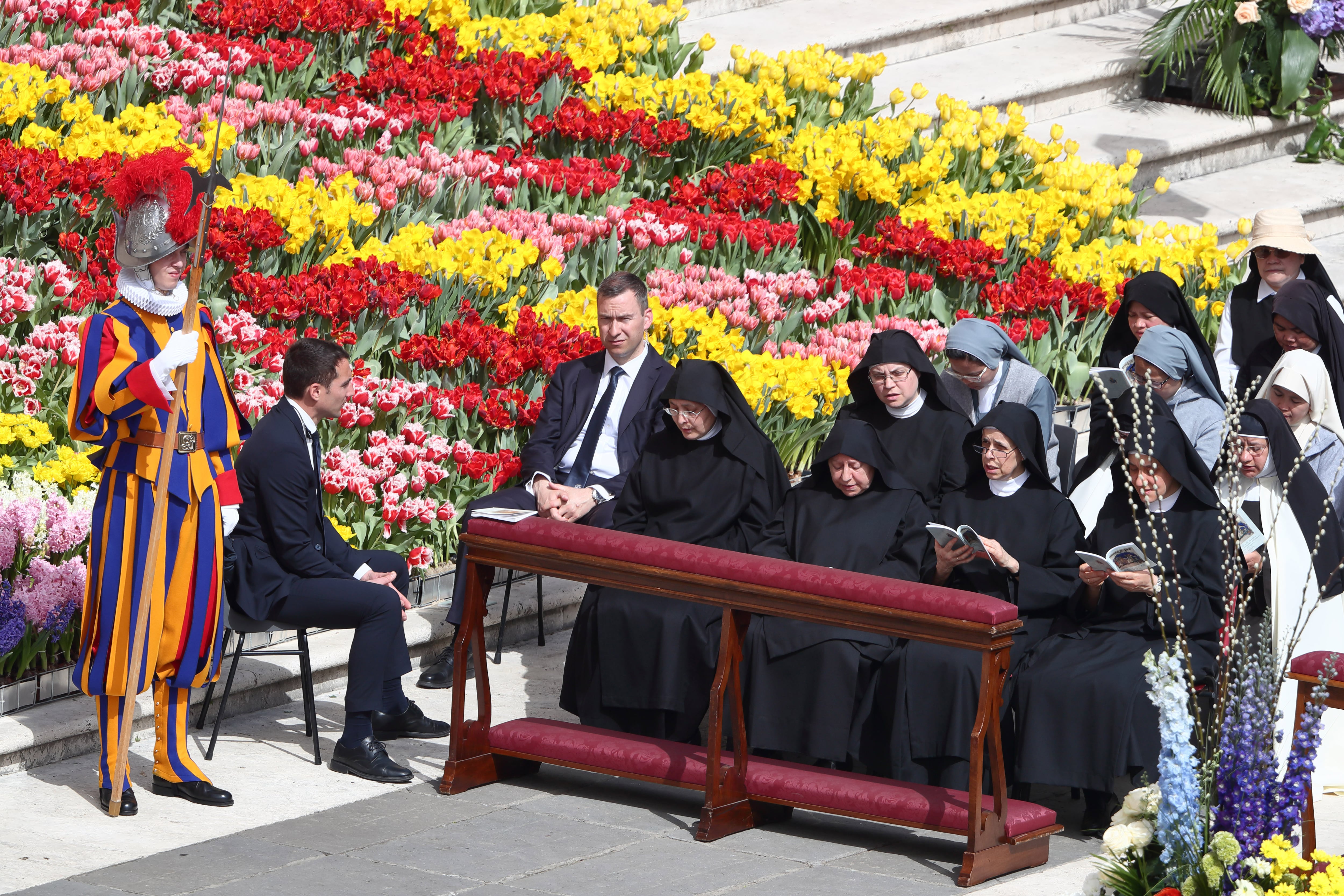El poder blando de las flores: su influencia como instrumento diplomático en visitas de Estado o negociaciones de paz